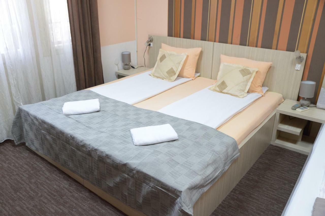 Guest House Golden Coin Ni Esterno foto
